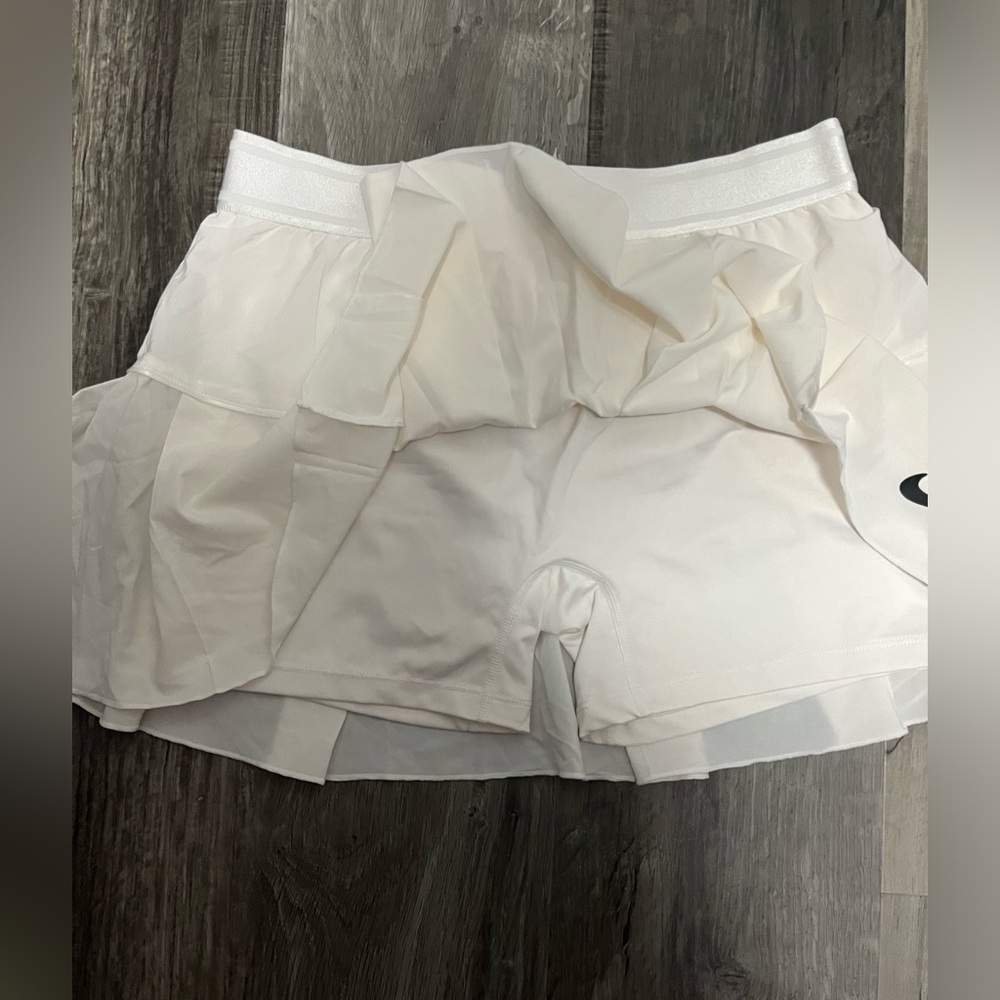Nike dri-fit white elastic waist tennis skirt, size medium - Picture 2 of 4